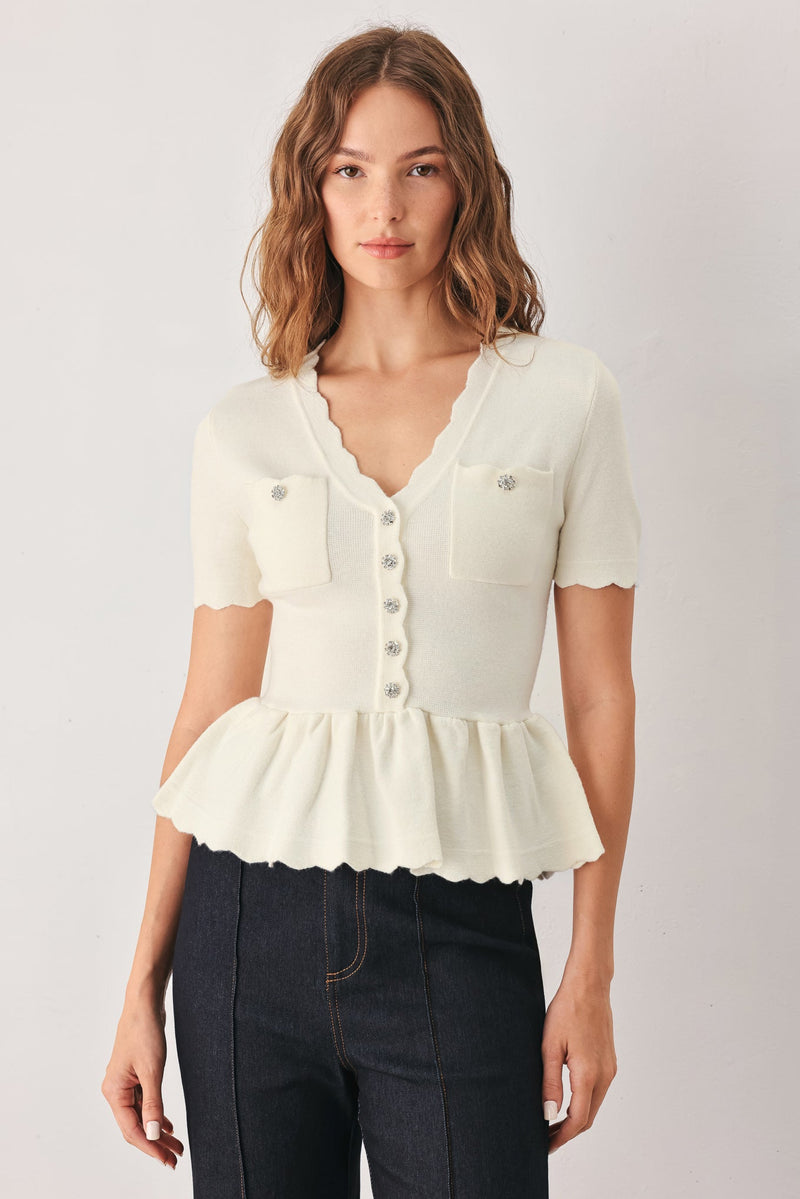 Off White Scalloped V-Neck Short Sleeve Knit Sweater Top with Pockets