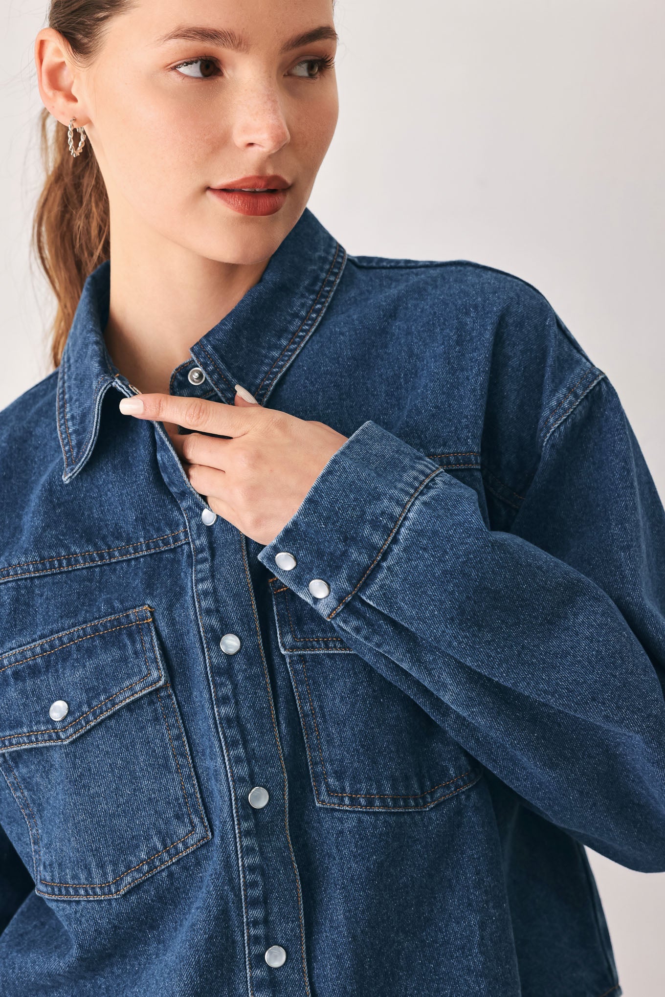 Women's Medium Indigo Pleated Denim Jacket