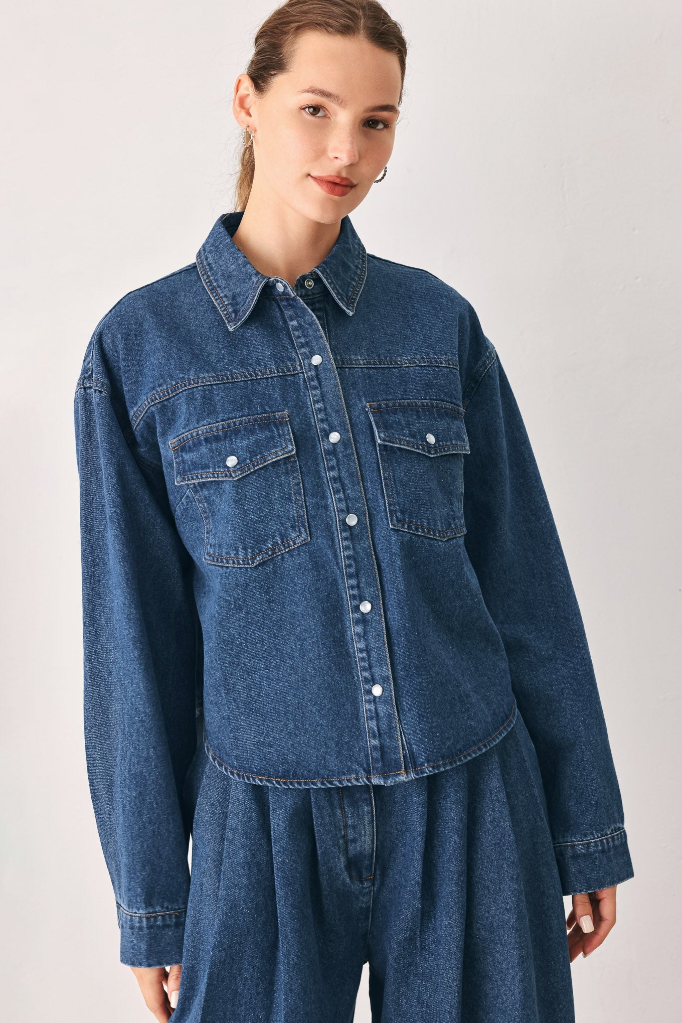Women's Medium Indigo Pleated Denim Jacket