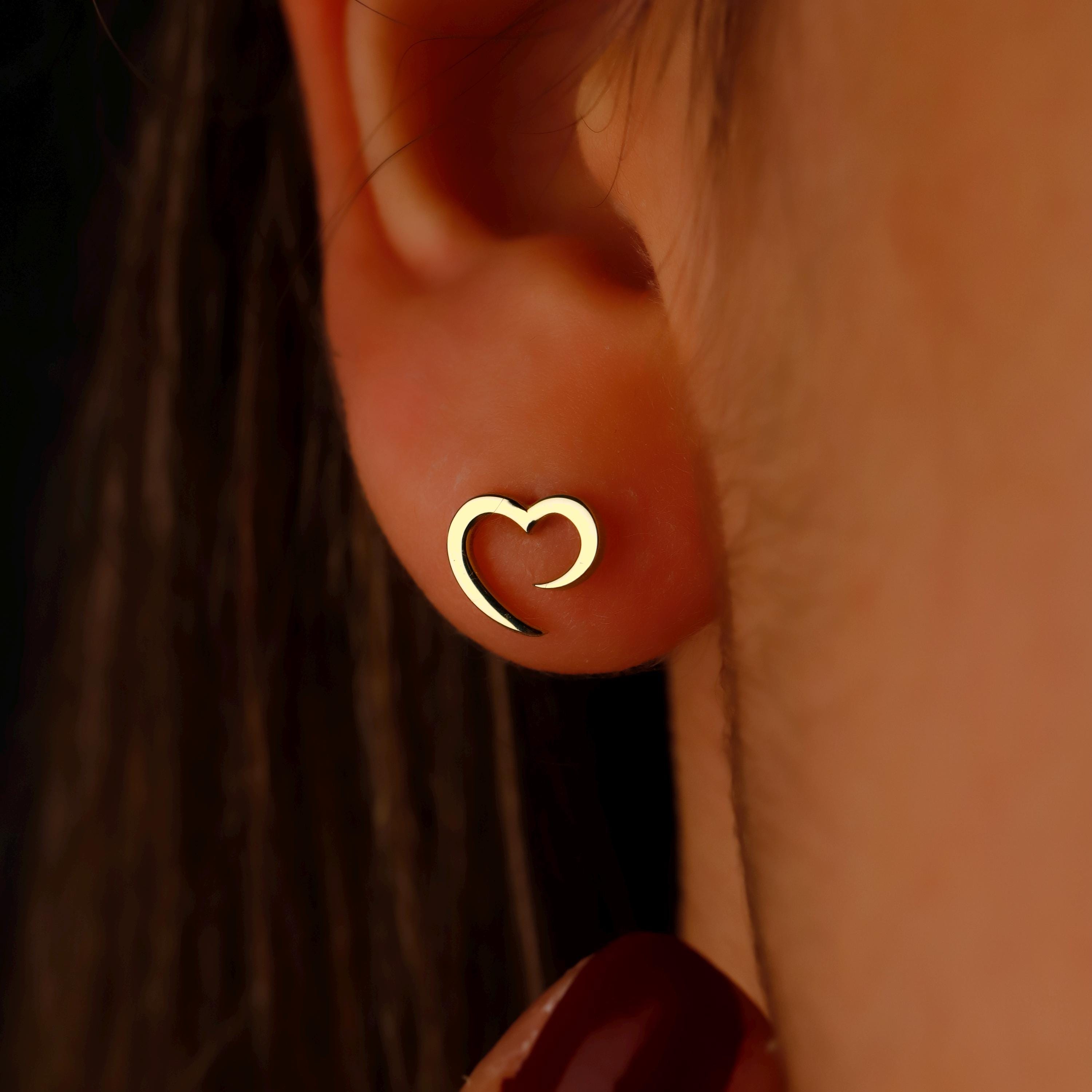 Seraphina Minimalist Heart Studs